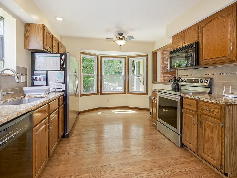 8604 N Troost Ave — Photo 6