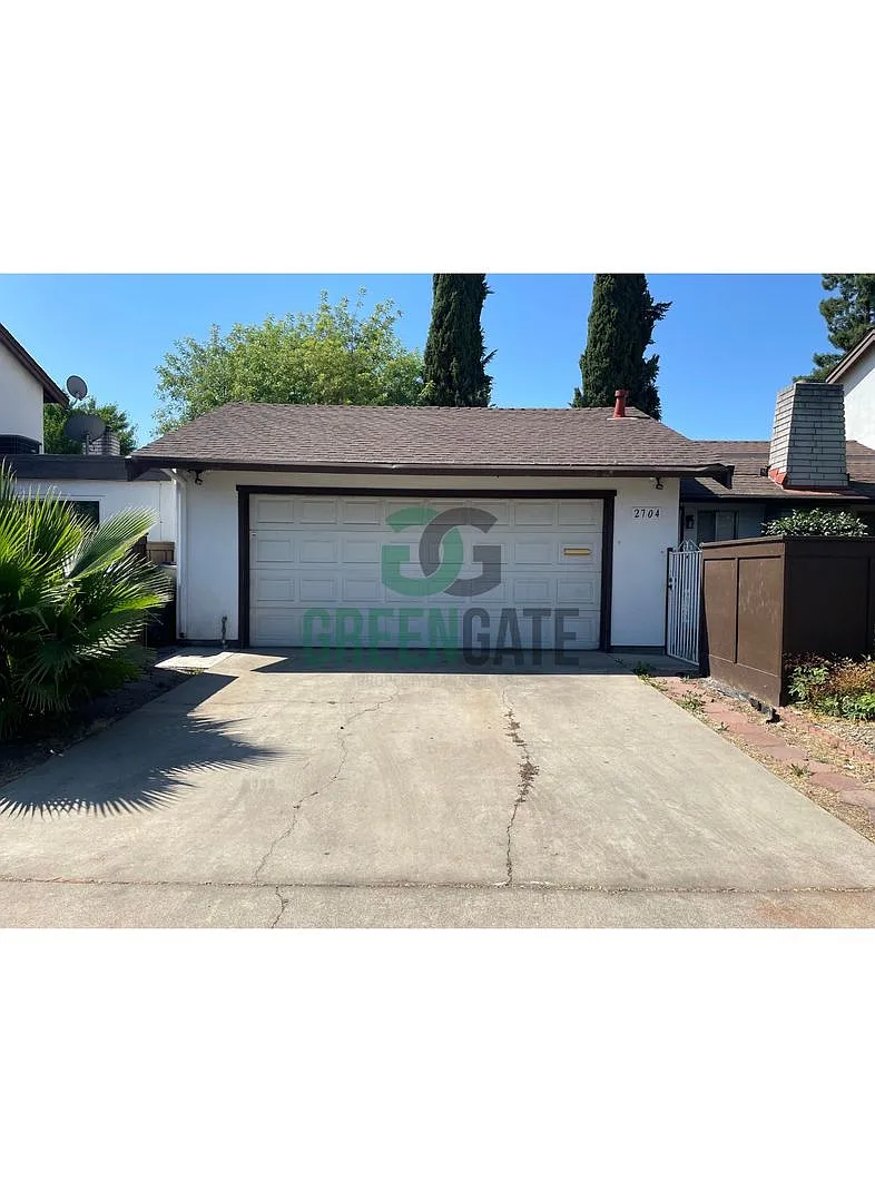 2704 Barcelona Dr photo 1