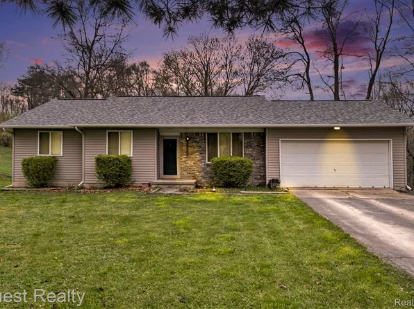 16154 Falk Rd, Holly, MI 48442