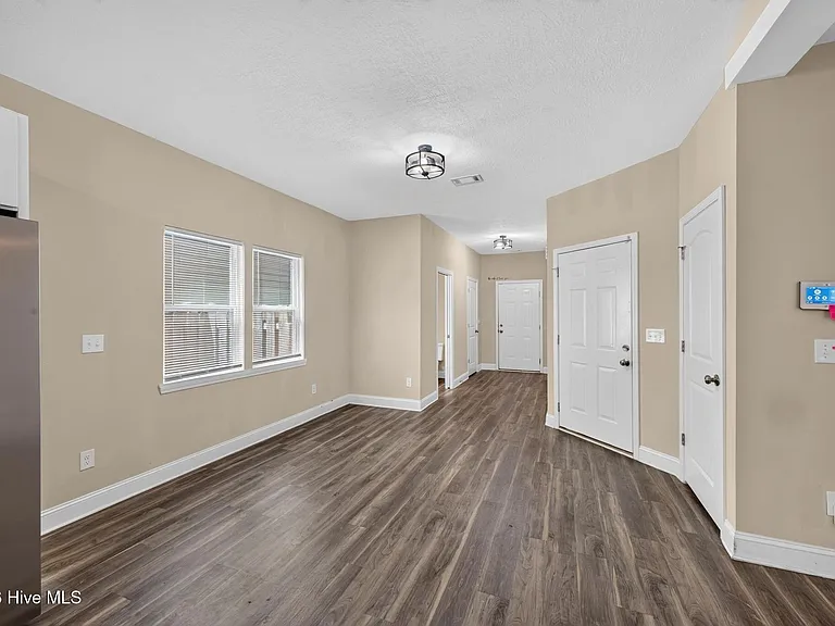934 Boyd Ln — Photo 11