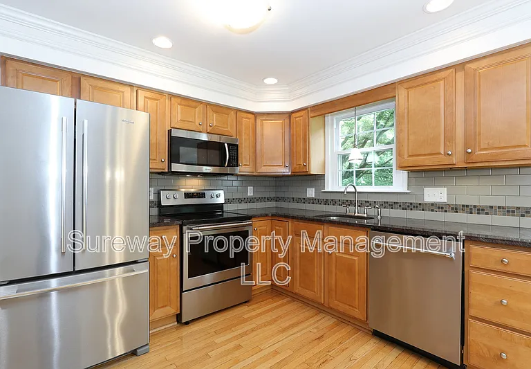 276 Highland Ave — Photo 9