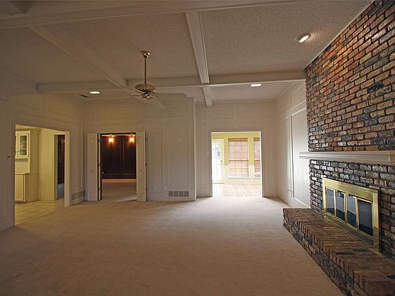 3rd image of 1501 Margate Ln