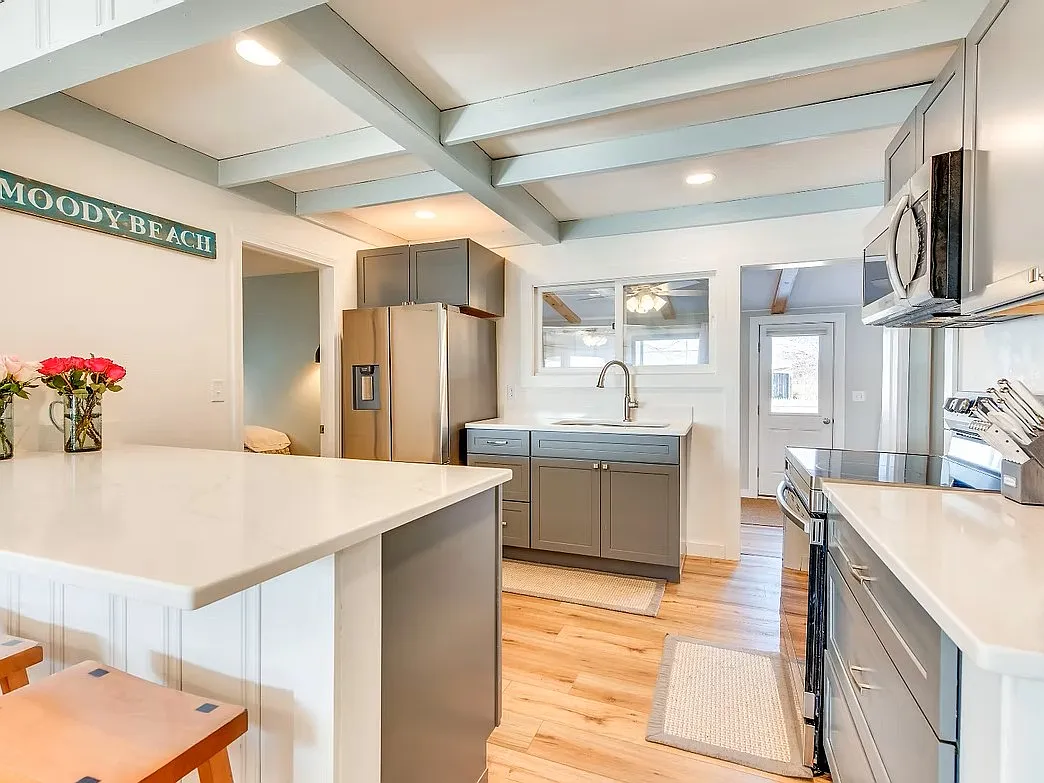 3 bed, 1152 sqft, $2,729 — Photo 4