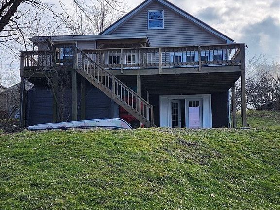 3rd image of 14877 Longview Dr