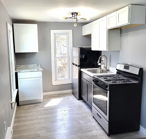 31 Lake Ave #2L Photo 1