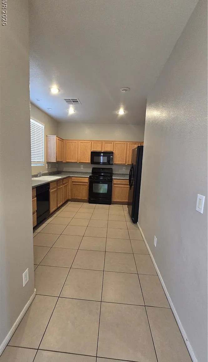 2 bed, 2.5 bath, 1309 sqft, $1,800 — Photo 3