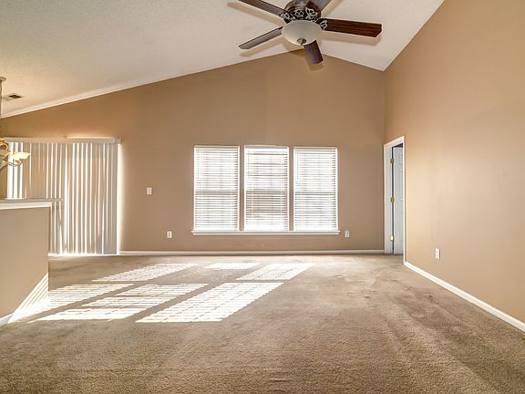 2nd image of 8616 Tweedsmuir Glen Ln