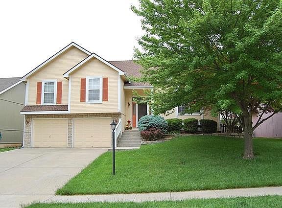 2nd image of 2918 Garland St