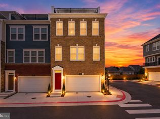 10826 Willow Ter, Fairfax, VA 22030