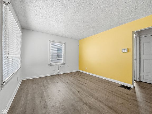 4th image of 1929 N Linwood Ave