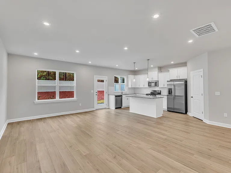 804 Montague Ave — Photo 10
