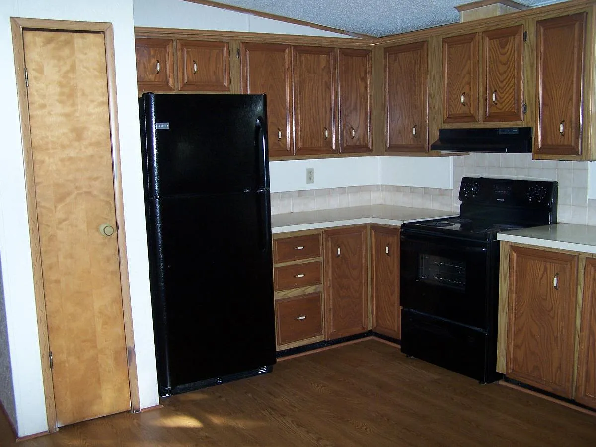 3 bed, 1868 sqft, $2,200 — Photo 4