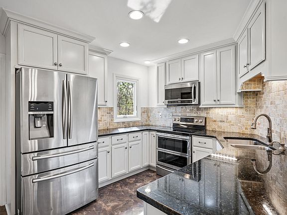 2nd image of 109 Winslow Ln