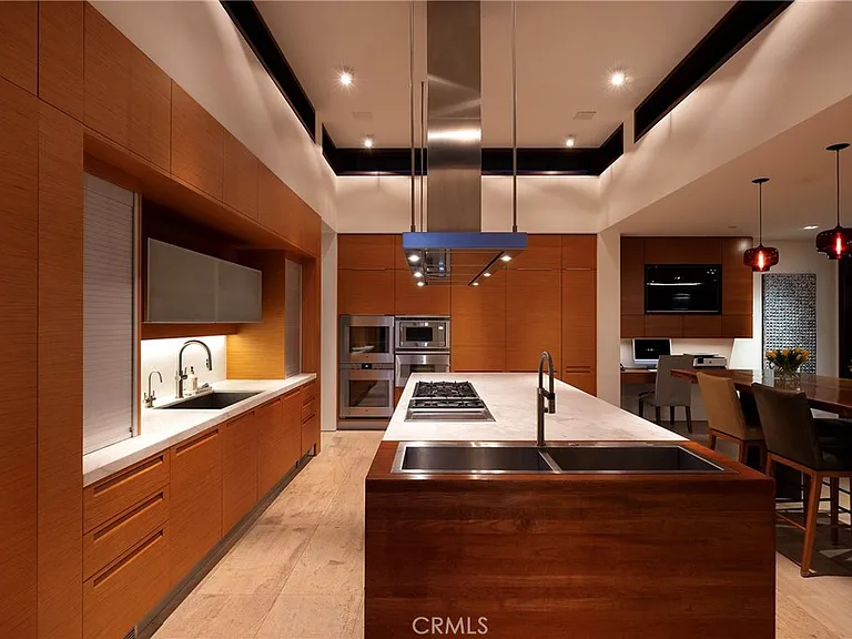 2495 Riviera Dr — Photo 19