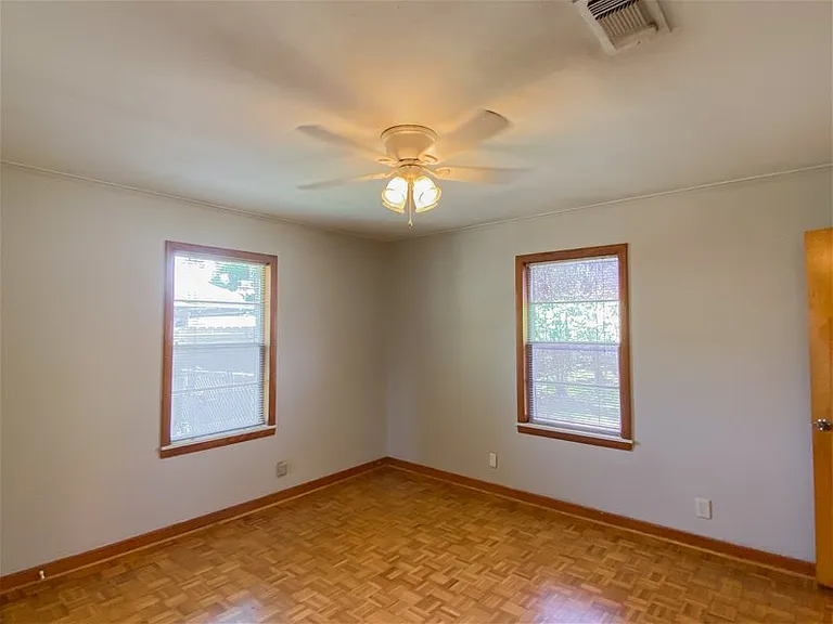 232 Arlington Dr — Photo 7