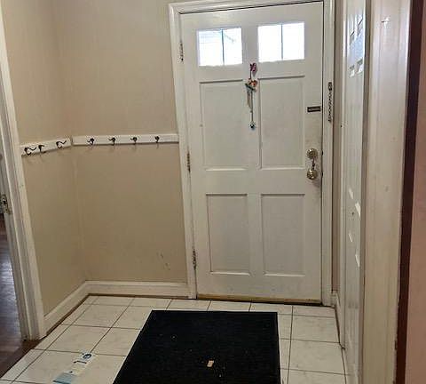3rd image of 3110 Calverton Blvd