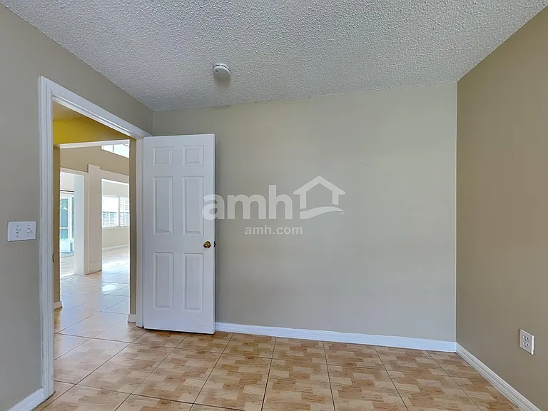1718 Westminster Trl — Photo 20