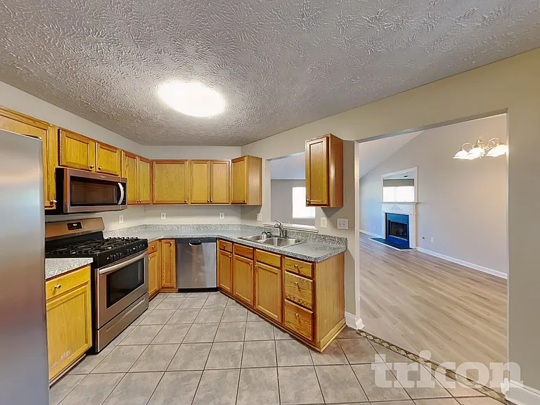2929 Noah Dr — Photo 6