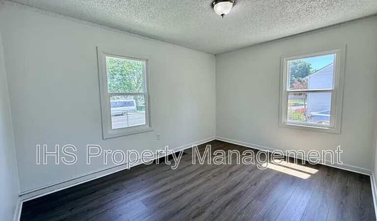 1209 Stevens Dr — Photo 6
