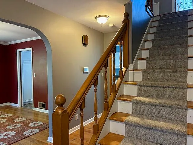 815 Hewett Dr — Photo 9