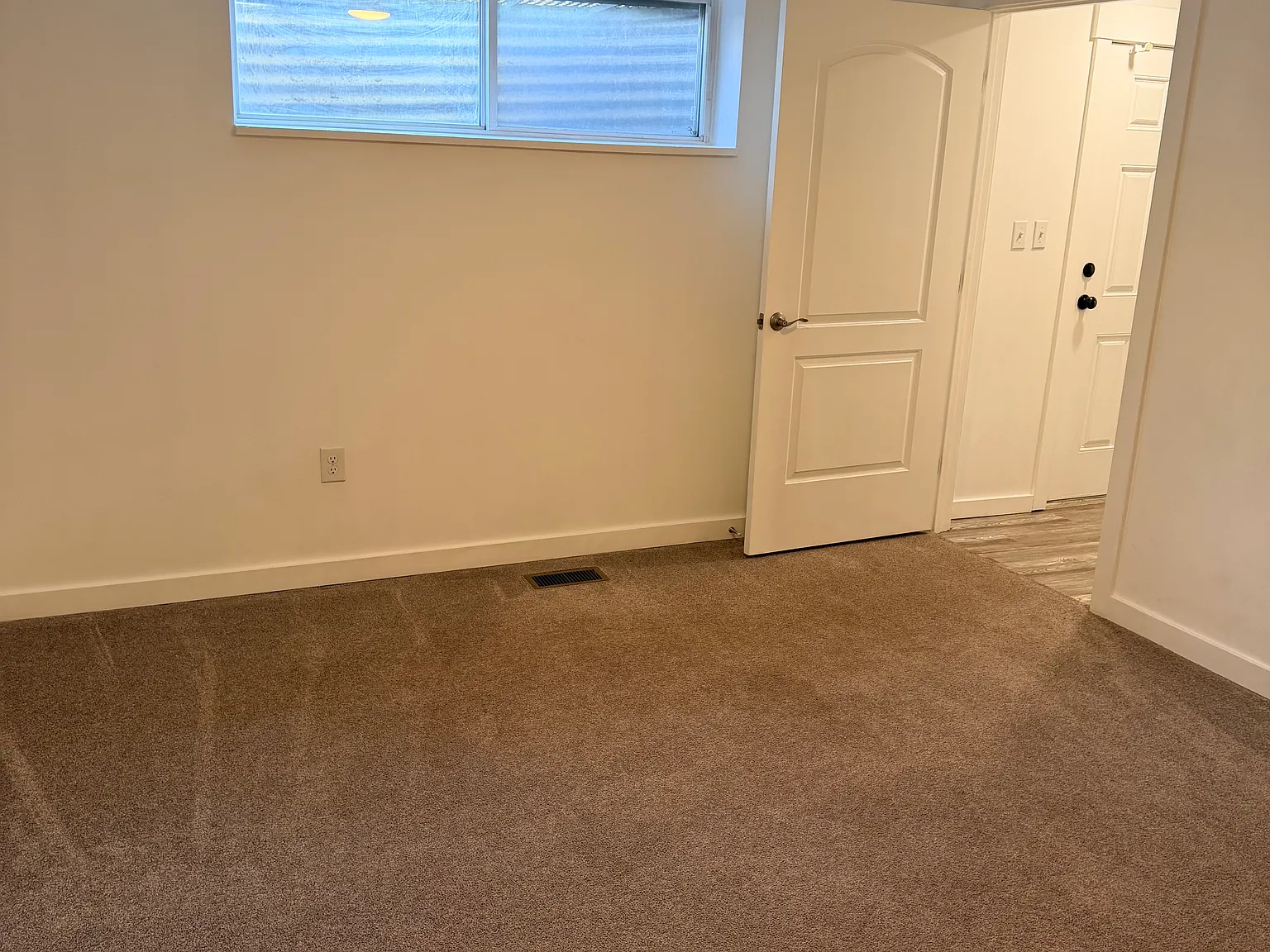 3 bed, 1100 sqft, $1,750 — Photo 2