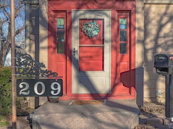 209 S Adams St, Junction City, KS 66441