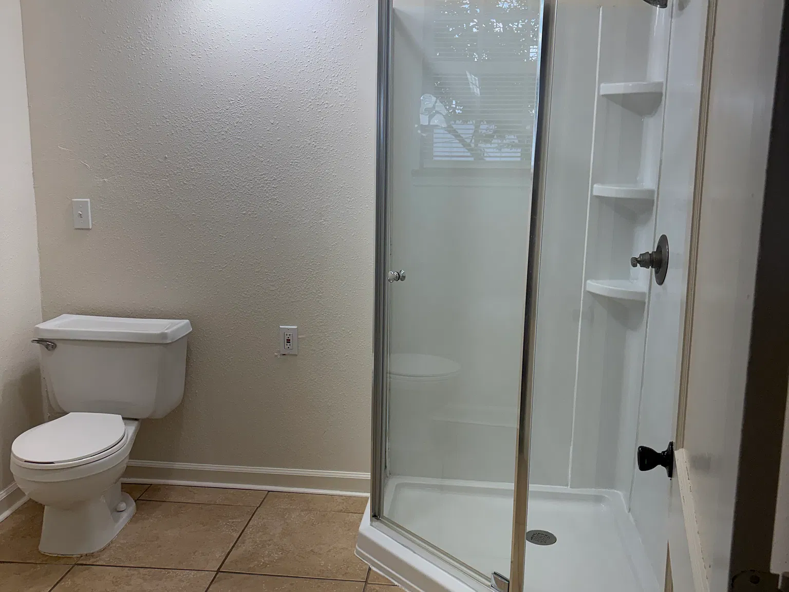 3 bed, 1036 sqft, $1,700 — Photo 2