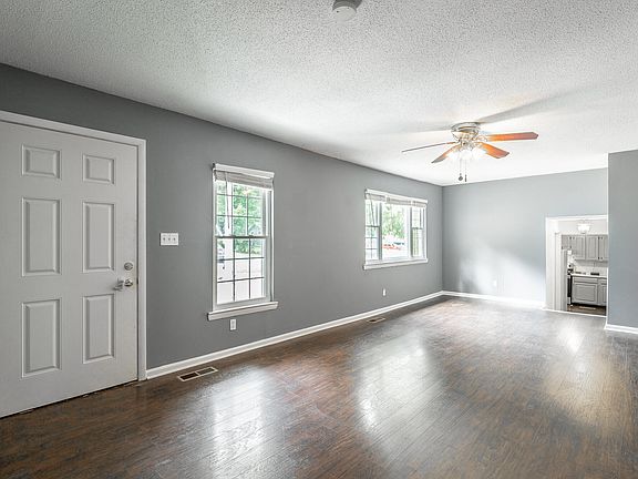 4th image of 1108 Royston St