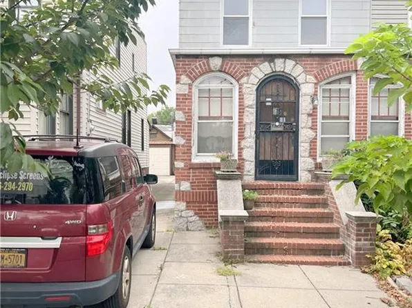 7722 62nd St, Glendale, NY 11385