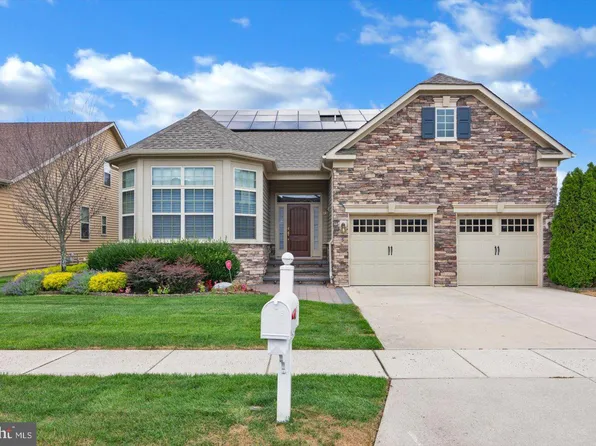 5 Taranto Ln, West Berlin, NJ 08091