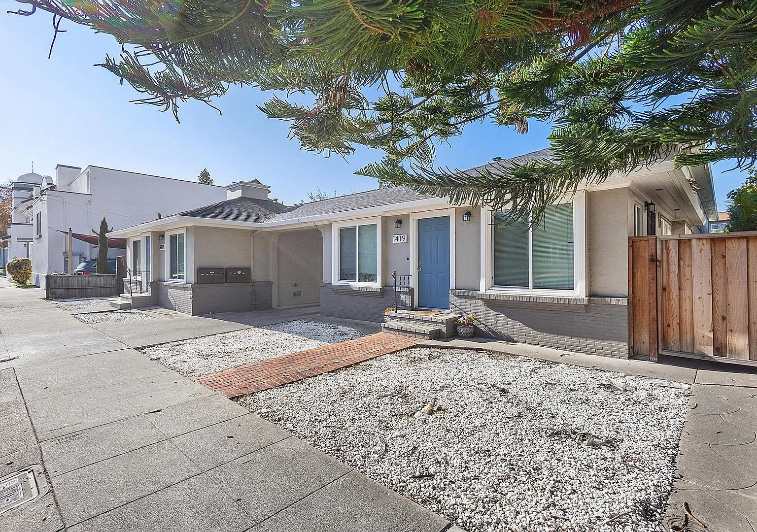 1419 Walnut St. #F - 2 bedroom | 1 bath | Ground-level unit with no upstairs neighbors — Photo 2