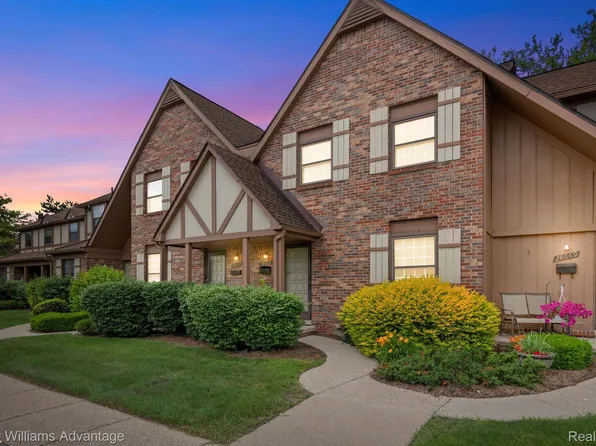 28663 Lowell Ct N, Southfield, MI 48076