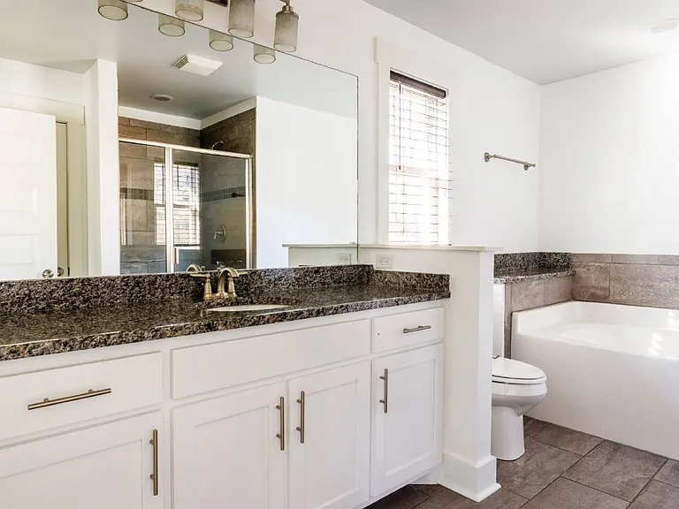 3409 Elkins Ave — Photo 6