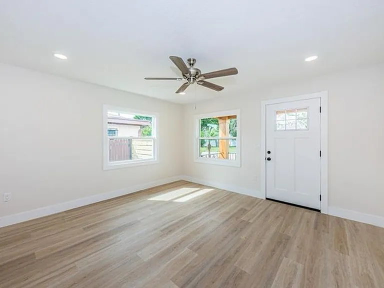 2906 W Nassau St — Photo 13