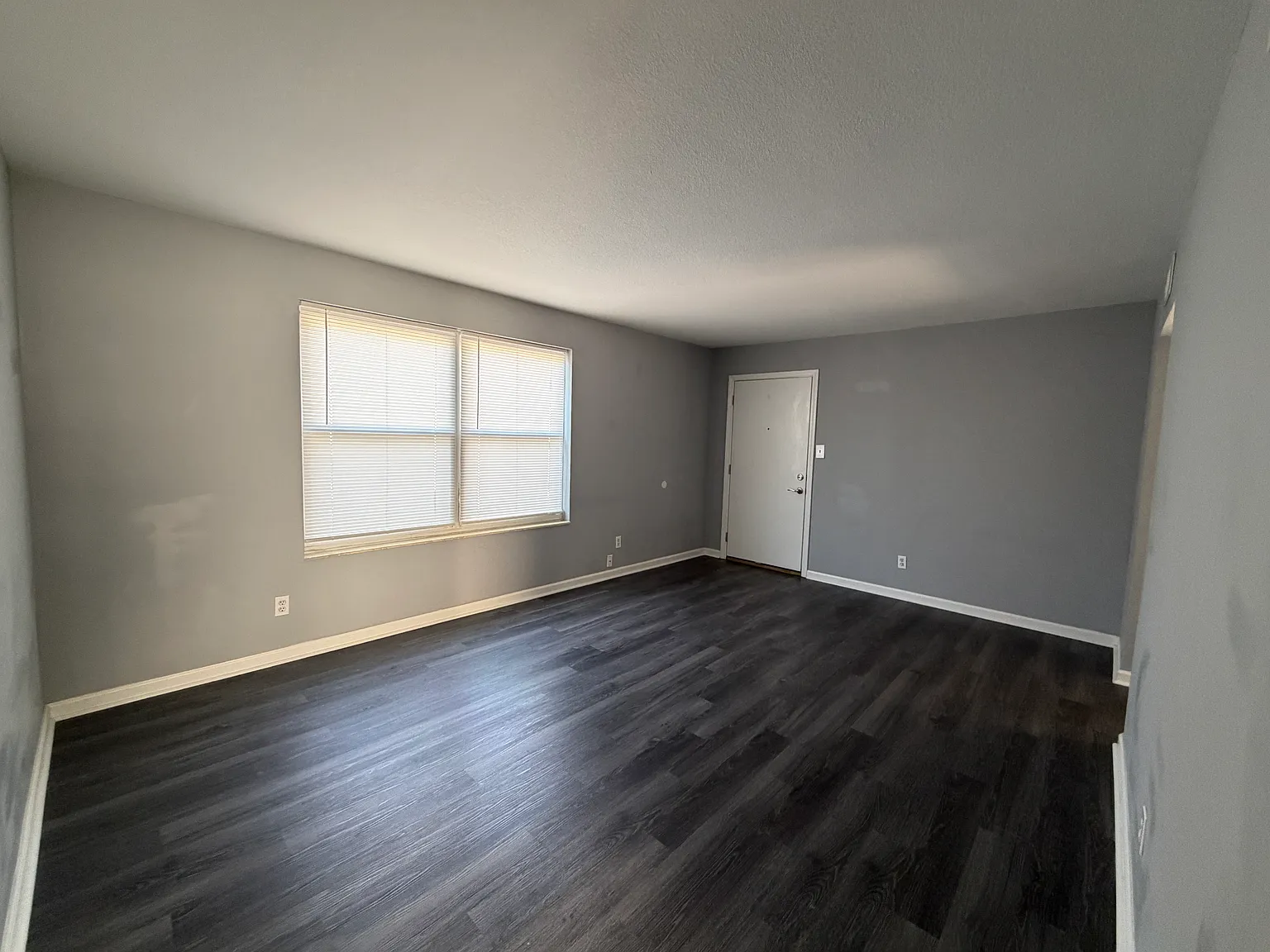 2 bed, 1.5 bath, 1000 sqft, $1,325 — Photo 4