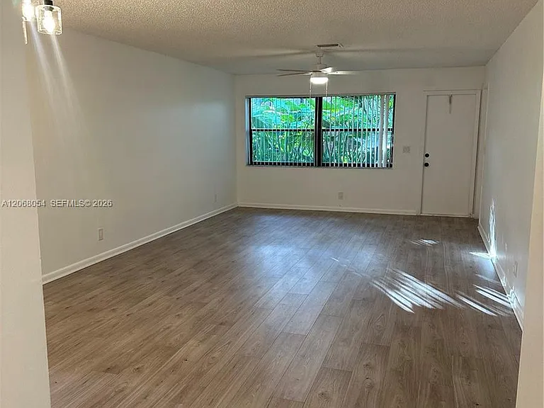 2902 SW 21st Ter #301C — Photo 7