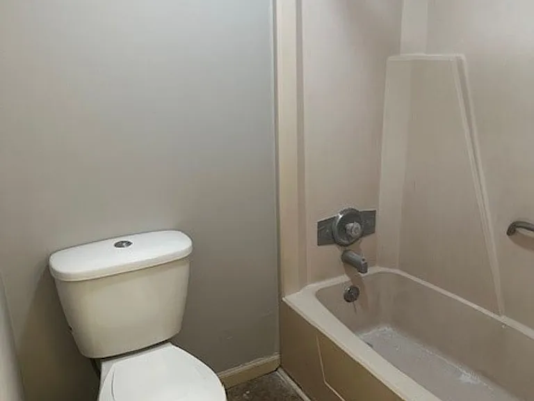 50 Lincoln Ave — Photo 28