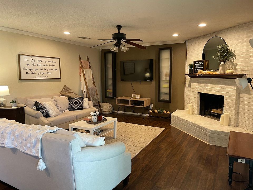 1st image of 5401 School Hill Cir