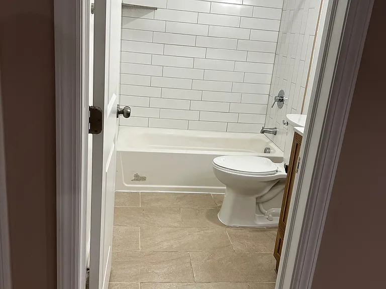 61 N 5th St #B — Photo 15