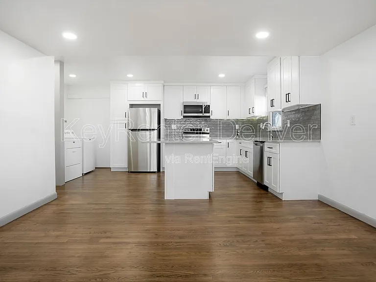741 S Wolff St #A — Photo 9
