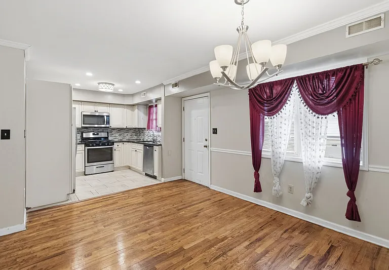 289 Muhammad Ali Ave — Photo 6