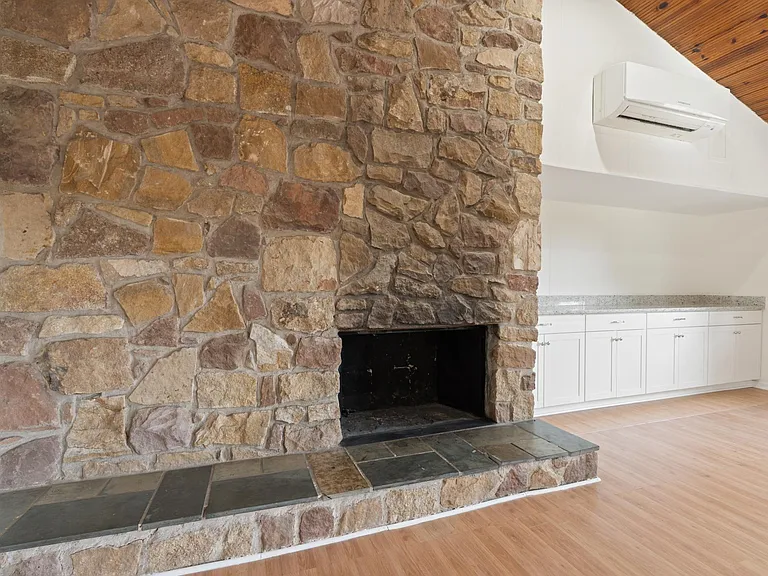 1537 Brennen Rd — Photo 16