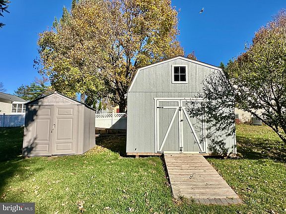 5th image of 1625 Andylin Way