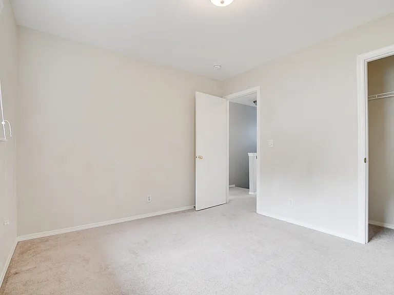 16920 Tulip Ln — Photo 34