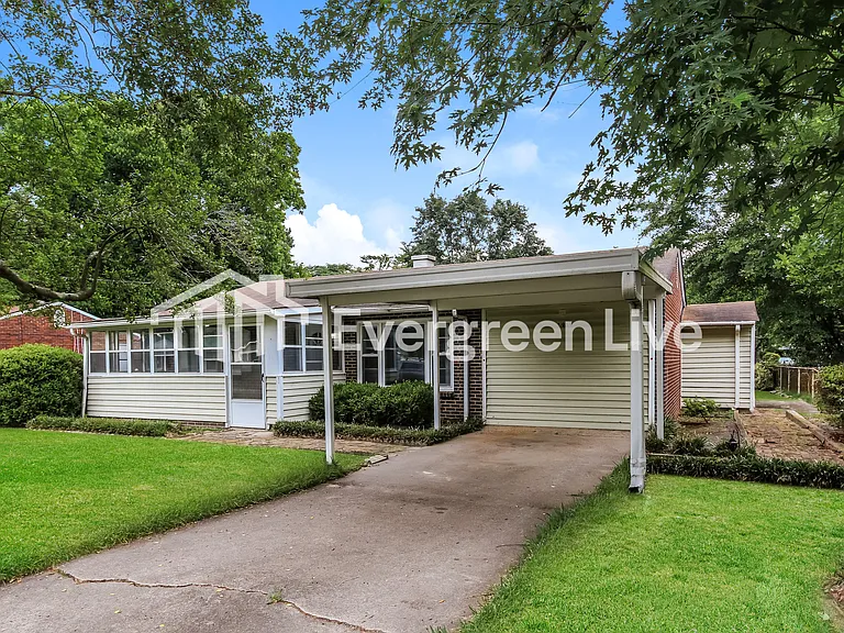 1919 Williams Dr — Photo 2