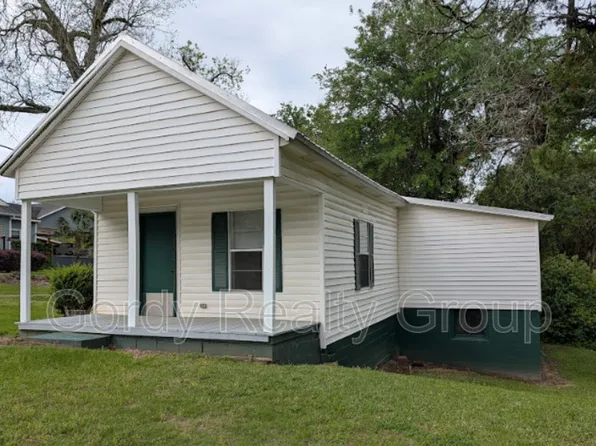 2955 Caledonia St, Marianna, FL 32446