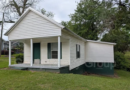 2955 Caledonia St Photo 1