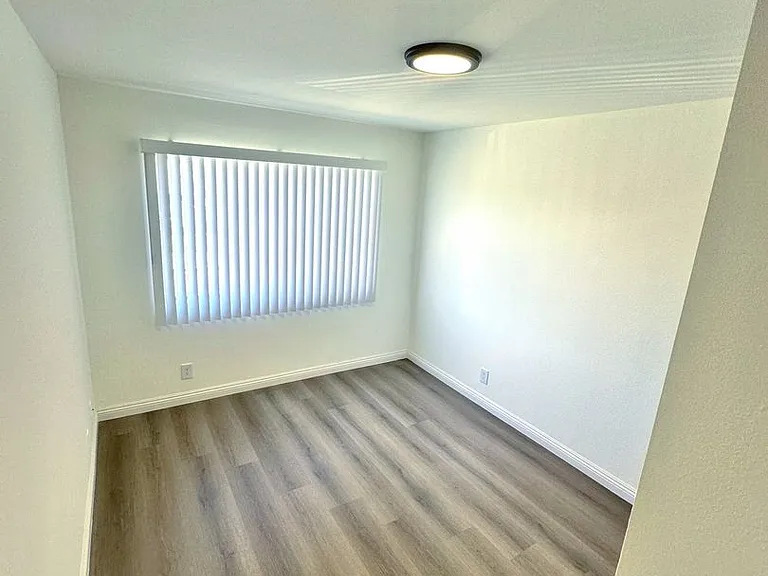 6402 Radford Ave #2 — Photo 11