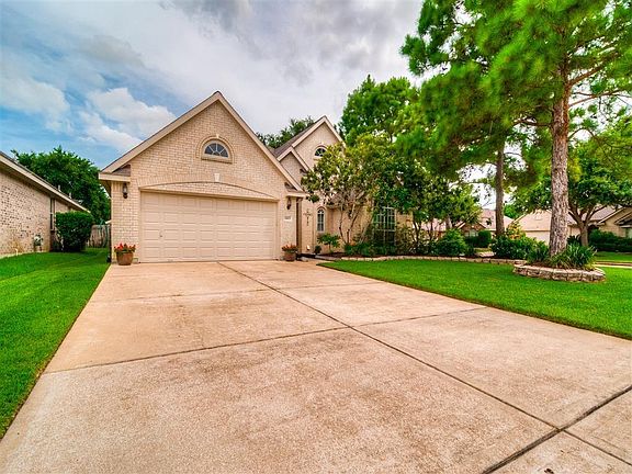 5th image of 20823 Medallion Pointe Dr