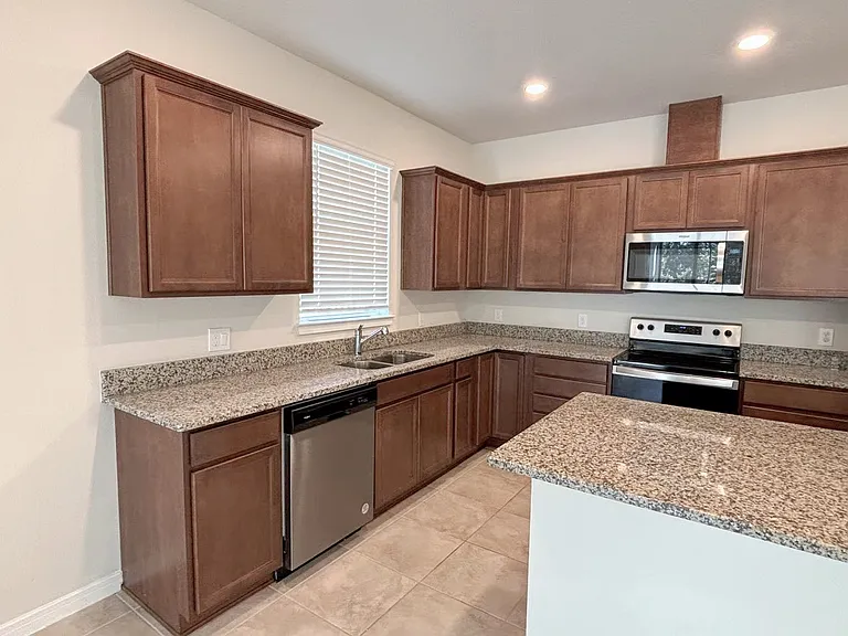 17317 Back Bay Ct — Photo 10